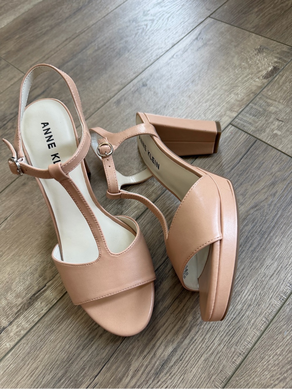 Anne Klein Vita nude T-strap sandals size 9 - Picture 2 of 6